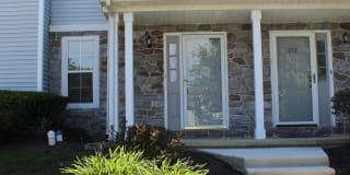 211 MEWS DRIVE 211 MEWS DRIVE Photo Gallery 1