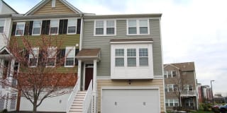 109 ADMIRAL LN 109 ADMIRAL LN Photo Gallery 1
