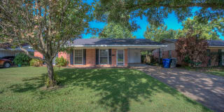 2039 Shadywood Lane 2039 Shadywood Lane Photo Gallery 1