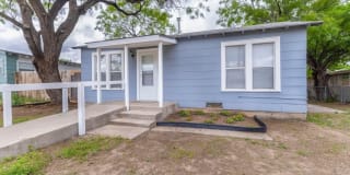 818 E Harris Ave 818 E Harris Ave Photo Gallery 1