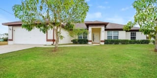 2153 Northwest 18th Place 2153 Northwest 18th Place Photo Gallery 1