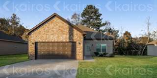 555 White Oak Circle 555 White Oak Circle Photo Gallery 1