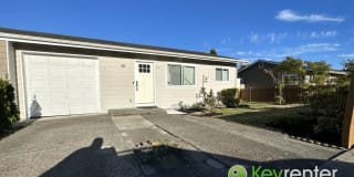 221 Sunset Dr 221 Sunset Dr Photo Gallery 1