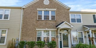 273 Springbrook Trail S 273 Springbrook Trail S Photo Gallery 1