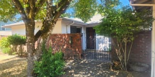 2750 NW Eastway Ct. 2750 NW Eastway Ct. Photo Gallery 1