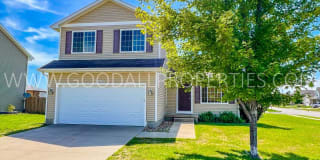 2290 SE Prairie Creek Dr 2290 SE Prairie Creek Dr Photo Gallery 1