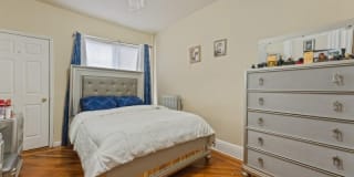 93 / 11th Ave W 93 / 11th Ave W Photo Gallery 1