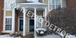 4747 Berkshire Dr 4747 Berkshire Dr Photo Gallery 1
