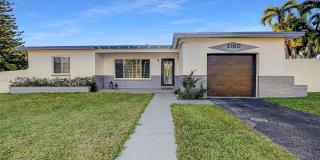 2190 NE 169th St 2190 NE 169th St Photo Gallery 1