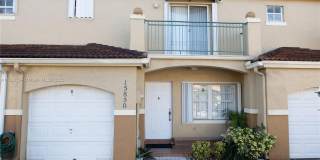 15850 SW 71st Ter 15850 SW 71st Ter Photo Gallery 1