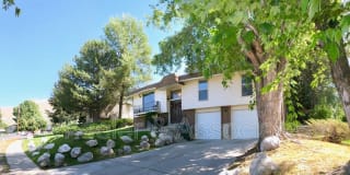 1073 Edgewood Dr. 1073 Edgewood Dr. Photo Gallery 1