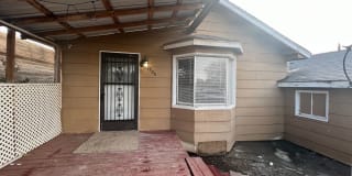 805 S. 15th Ave 805 S. 15th Ave Photo Gallery 1