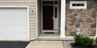 70 KNOLLWOOD HOLLOW 70 KNOLLWOOD HOLLOW Photo Gallery 1