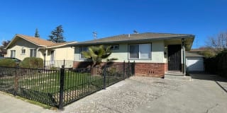 476 Malabar Dr 476 Malabar Dr Photo Gallery 1