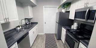Emory Lakes Luxury Apartments Emory Lakes Luxury Apartments Photo Gallery 1