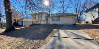 8007 E 118th Street 8007 E 118th Street Photo Gallery 1