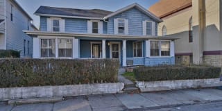 418 E Market 418 E Market Photo Gallery 1