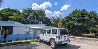 3813 North Old Dixie Highway 3813 North Old Dixie Highway Photo Gallery 1