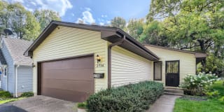 2716 Blackstone Avenue 2716 Blackstone Avenue Photo Gallery 1