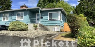 1136 Perry Avenue 1136 Perry Avenue Photo Gallery 1