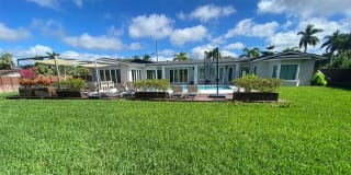 14250 SW 97th Ave 14250 SW 97th Ave Photo Gallery 1