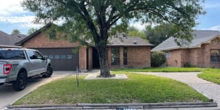 2112 Pin Oak Rd 2112 Pin Oak Rd Photo Gallery 1