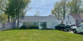 480 Bayridge Blvd 480 Bayridge Blvd Photo Gallery 1