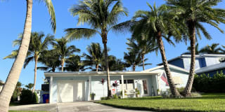 1719 SW Dyer Point Road 1719 SW Dyer Point Road Photo Gallery 1