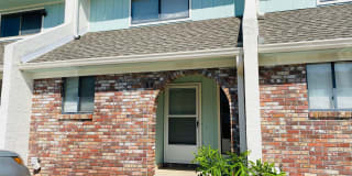 8623 N Lagoon Drive 8623 N Lagoon Drive Photo Gallery 1