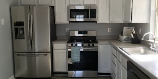 919 Blakney Ln SE 919 Blakney Ln SE Photo Gallery 1