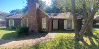 147 McCormack Dr 147 McCormack Dr Photo Gallery 1