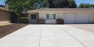 3842 Walnut Avenue 3842 Walnut Avenue Photo Gallery 1