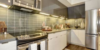 Solaire 7077 Woodmont Solaire 7077 Woodmont Photo Gallery 1
