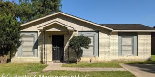 104 Town Homes Drive 104 Town Homes Drive Photo Gallery 1