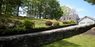 4 SEYMOUR DR 4 SEYMOUR DR Photo Gallery 1