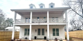 820 N. College St. 820 N. College St. Photo Gallery 1