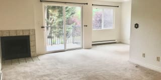 15280 Macadam Rd S #E204 15280 Macadam Rd S #E204 Photo Gallery 1
