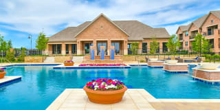AVE Las Colinas AVE Las Colinas Photo Gallery 1