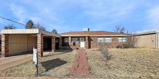 1100 East Llano Drive 1100 East Llano Drive Photo Gallery 1