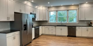 6 GRAYCE LANE 6 GRAYCE LANE Photo Gallery 1