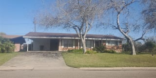 2417 N Parkwood Dr 2417 N Parkwood Dr Photo Gallery 1