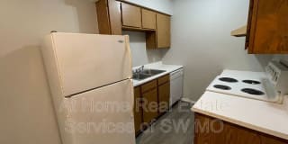 900 S Crutcher 900 S Crutcher Photo Gallery 1