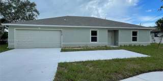 2534 SE Floresta Dr 2534 SE Floresta Dr Photo Gallery 1