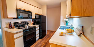 Plymouth Square at 37th Apartments Plymouth Square at 37th Apartments Photo Gallery 1