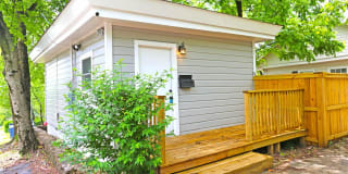 811 1/2 N Van Buren 811 1/2 N Van Buren Photo Gallery 1