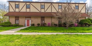 61 S MORTON AVE 61 S MORTON AVE Photo Gallery 1