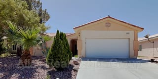 2923 W Colton Avenue 2923 W Colton Avenue Photo Gallery 1