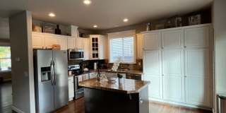 881 Thorne Dr. 881 Thorne Dr. Photo Gallery 1