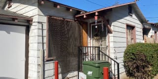 1817 1/2 Cedar Street 1817 1/2 Cedar Street Photo Gallery 1