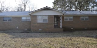 1611 Chenault Dr SE 1611 Chenault Dr SE Photo Gallery 1